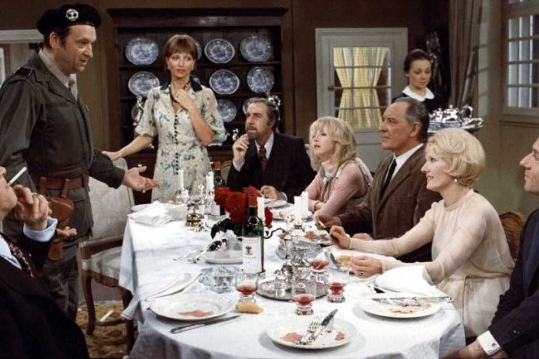 The Discreet Charm of the Bourgeoisie&nbsp;(1972)